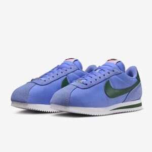Nike women’s Blue and Green Sneakers Retro Cortez
